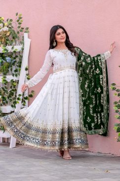 White Color Anarkali Suit in Geoegette Fabric  with Green Color Dupatta