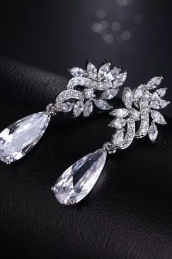 Leaf Style Zircon Water Drop Earrings