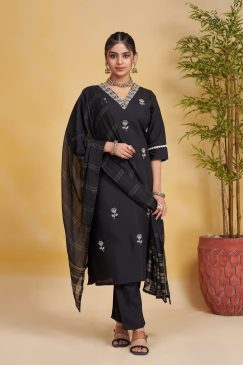 Alternative view of Kurta & Pant Dupatta Set in Silk Fabric In Black Color