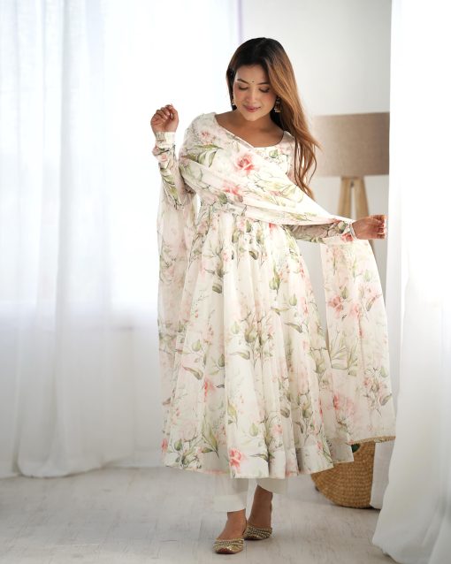 Light weight & Fresh Look Outfit Is Perfect For Upcoming Summer Festivities