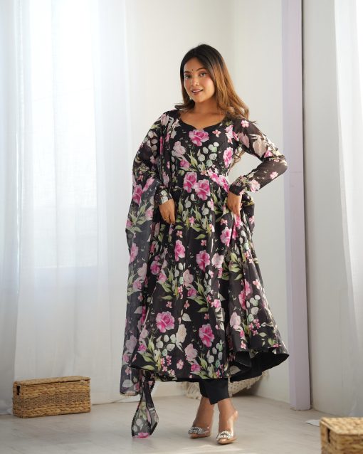 Light weight & Fresh Look Outfit Is Perfect For Upcoming Summer Festivities (Copy)