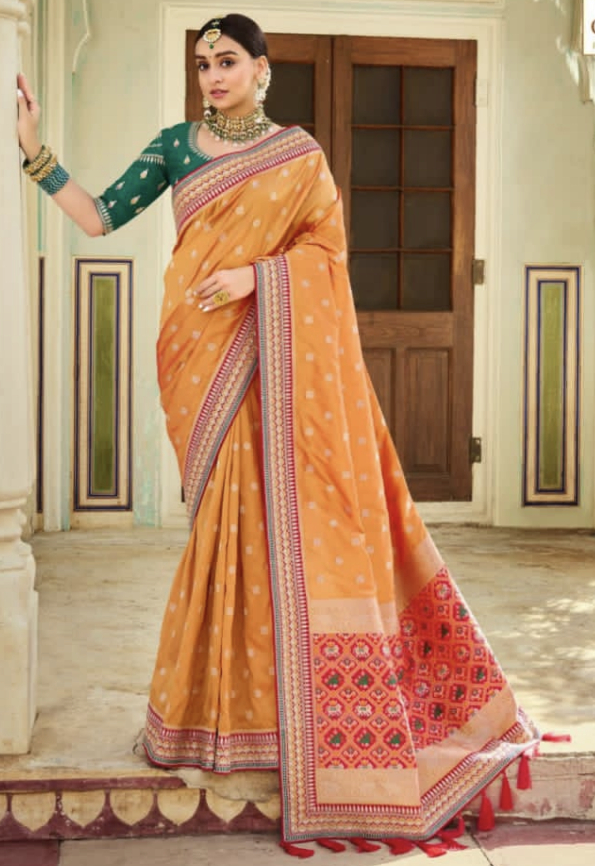 Orange Wedding Sarees: Buy Latest Designs Online | Utsav Fashion