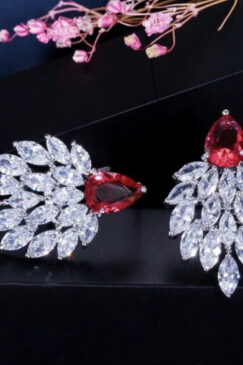 Alternative view of Zirconia Shining Leaf Drop Earrings