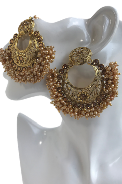 Alternative view of Rukmani Bali And Maang Tikka Set