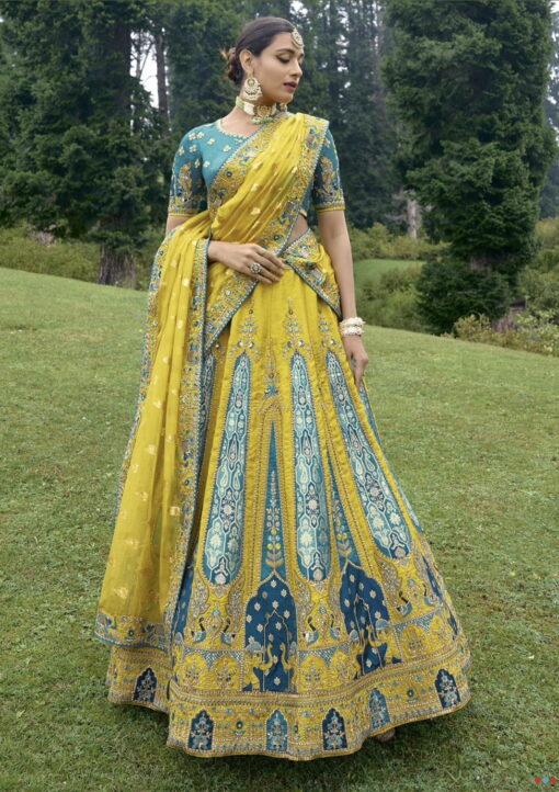 Cream & Pink Silk Embroidered Bridal Lehenga Choli (Copy)
