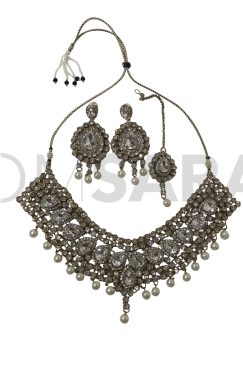 Moti And Crystal Necklace Set